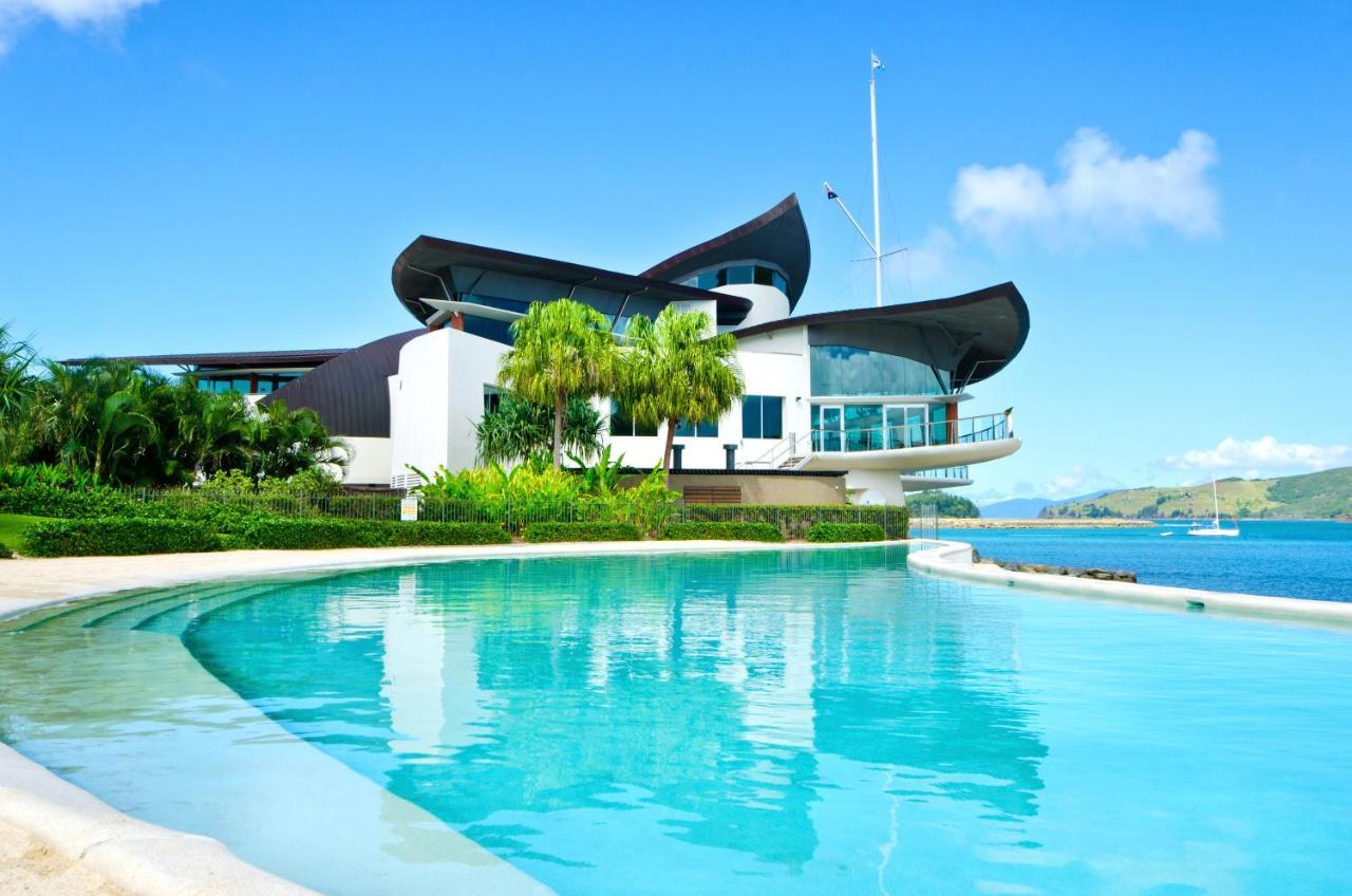 Yacht Club Villas Hamilton Island Exterior photo